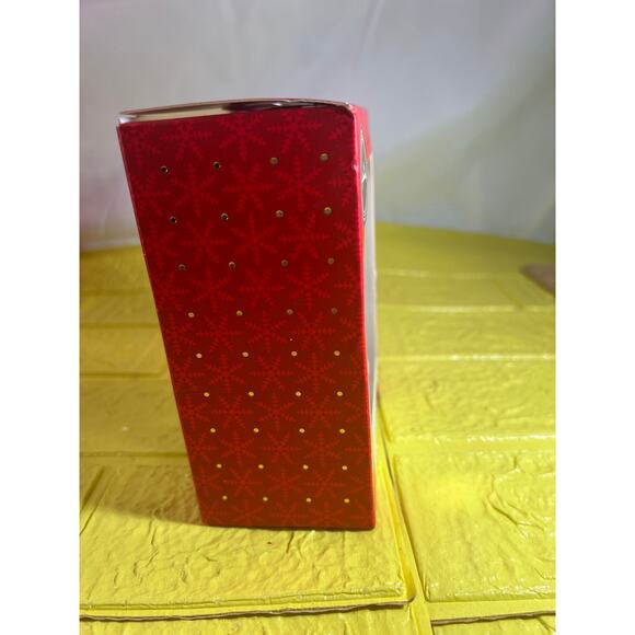 Hallmark Ornament Porcelain Wedding Cake Dated 2019 Premium - Picture 8 of 10